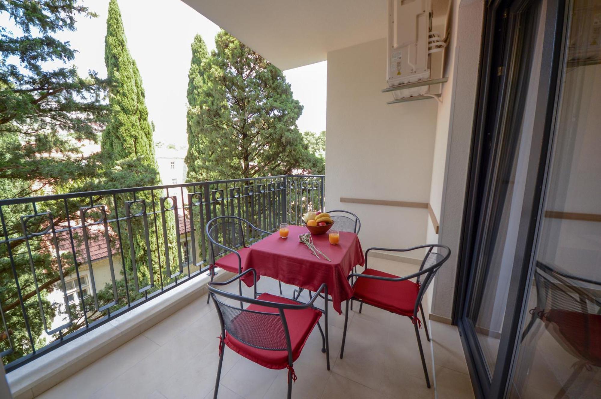 Pine 1 Apartment In The Center Trebinje Kültér fotó